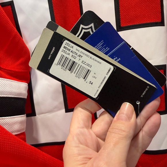 Chicago Blackhawks Toews Adidas NHL Jersey #19 C - Picture 4 of 4